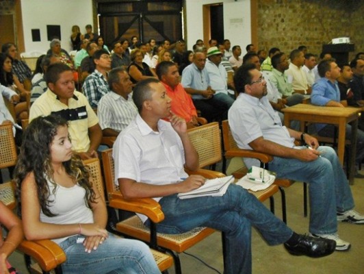 Luis Alves participando das palestras no encontro