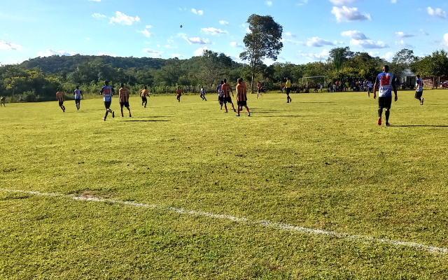 Torneio de futebol saudoso Luís Josué é iniciado na zona rural de José de Freitas 4 IMG 20220621 111401