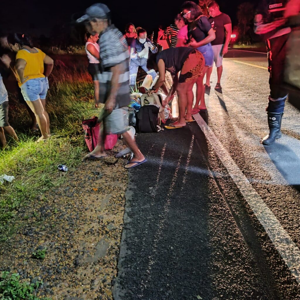 Casal fica ferido após colisão com animal na PI-113, zona rural de José de Freitas 2 1000097776