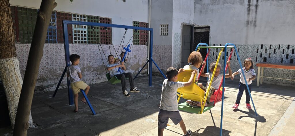 Projeto 'Primeiros Passos' realiza palestra com médico e distribui kits de saúde 6 Imagem do WhatsApp de 2025 08 20 as 16.34.33 0523ce90