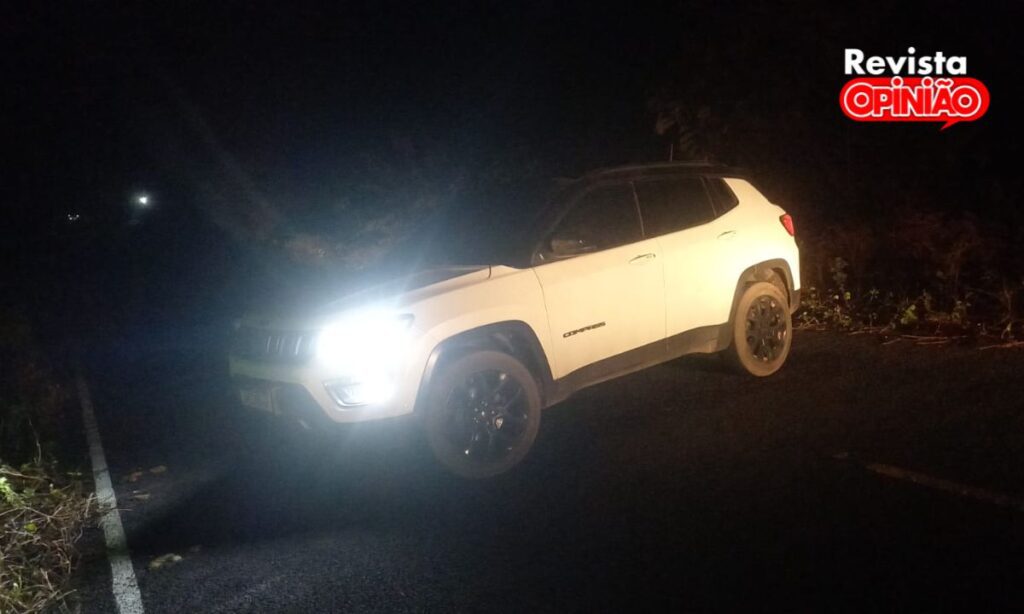 Carro de jogador tomado de assalto é recuperado pelas forças de segurança entre José de Freitas e Altos Noticia compasse