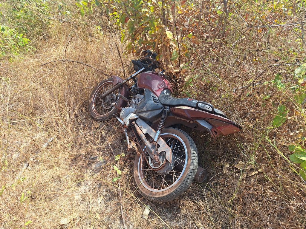 Motocicleta furtada é recuperada em matagal próximo ao rodoanel de José de Freitas 1 fd71fac2 dbb9 4733 a1e9 908498480b29